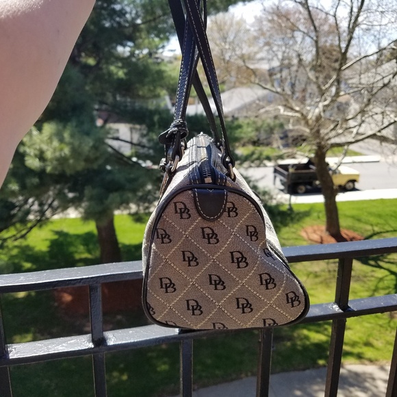 COPY - Vintage Dooney & Bourke Handbag - Picture 5 of 7